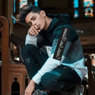 😊 bfe52d21 Lucky the styles mężczyzna, osoba, bluza z kapturem, moda, styl, szczęście telegram sticker