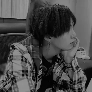 ➕ b2212f3f người, chân dung, trắng đen, áo sơ mi kẻ caro, k-pop telegram sticker