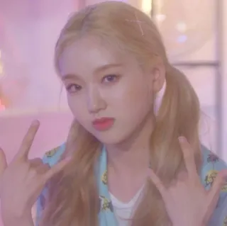 🔮 21a6430c girl, blonde, teen, kpop, asian, cute, idol whatsapp sticker