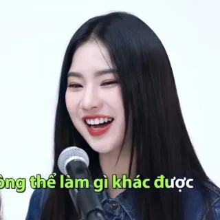 🔮 5fba4fca không thể làm gì khác được woman, smiling, microphone, singer whatsapp sticker