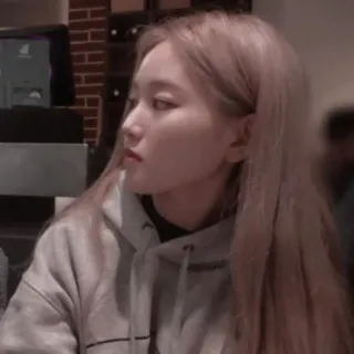 🔮 a0a50d7a woman, person, face, portrait, girl, female, blonde whatsapp sticker