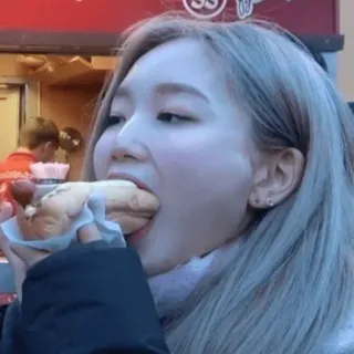 🔮 cafd9111 woman, eating, hotdog, food, portrait whatsapp sticker