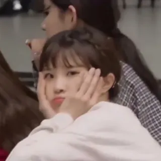 🔮 ef267edb woman, portrait, cute, girl, face, expression whatsapp sticker