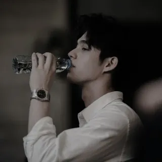 ⚔ dc3508a5 uomo, bottiglia d'acqua, profilo, orologio, bevanda, persona telegram sticker