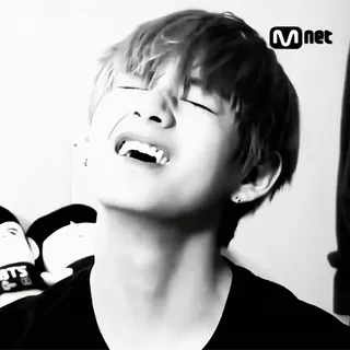 🔪 c3cfdf9e vampir, taring, hitam putih, monster, kpop telegram sticker