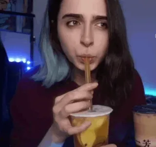 🕳 2a7637d1 vrouw, drinken, bubble tea, drank, portret, meisje telegram sticker