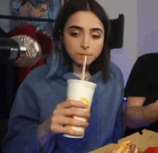 🕳 7d49453f vrouw, drinken, eten, McDonald's, fastfood, drank telegram sticker