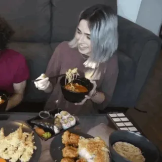 🕳 88333013 vrouw, eten, diner, ramen, sushi, eten telegram sticker