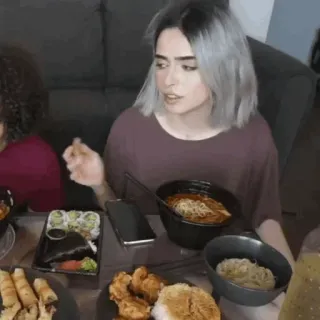 🕳 8d35453c eten, eten, ramen, sushi, vrouw, noedels telegram sticker