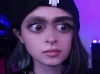 🕳 9566d5b8 vrouw, portret, wenkbrauwen, muts, grappig telegram sticker