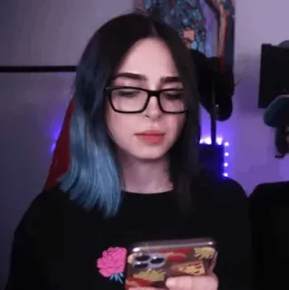 🕳 cdbfc637 vrouw, portret, bril, selfie, meisje, blauw haar, binnen, persoon telegram sticker