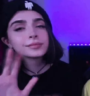 🕳 dba71300 vrouw, portret, selfie, persoon, meisje telegram sticker