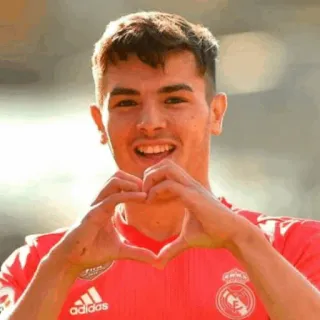 ❇️ edd2bb84 piłka nożna, sportowiec, piłka nożna, sport, serce, gest dłoni, Real Madryt, zawodnik telegram sticker