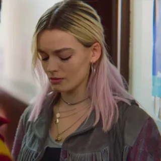 🌸 51402f3a Maeve Wiley Sex Education Maeve Wiley, Sex Education, Emma Mackey, serial TV, postać, blond włosy, portret telegram sticker