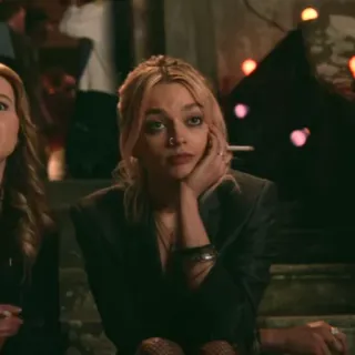 🌸 6504494f Maeve Wiley Sex Education telewizja, dziewczyna, portret, postać, Maeve Wiley, Sex Education telegram sticker