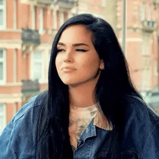 🥑 9dc96b9c wanita, orang, potret, rambut panjang, jaket denim whatsapp sticker