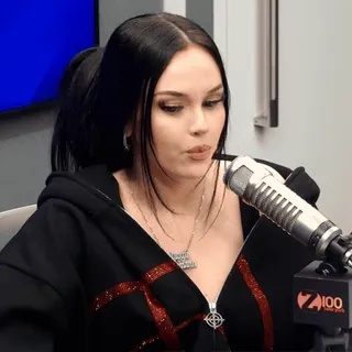 🪁 02a5b869 telegram sticker