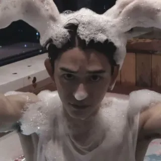 ⛓ fb93fb5d pria, gelembung, bak mandi, berbusa, busa, potret, selfie whatsapp sticker