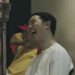 🤣 511a5ba9 смех, счастливый, мужчины, в помещении, радостный whatsapp sticker