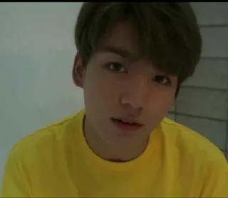 😐 91c2e6c1 person, man, yellow shirt, portrait telegram sticker