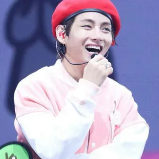 ⭐️ f4fd8615 V kpop, bts, v, zanger, idool, beroemdheid, muziek telegram sticker