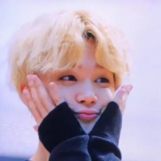 🌸 34e21933 potret, orang, imut, bahagia, pose telegram sticker