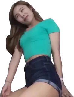 😌 23dc8b68 mujer, asiática, chica, persona, sonrisa, pantalones cortos, posando whatsapp sticker