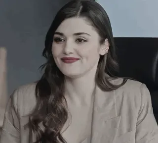 🥓 0ec3c913 女人, 肖像, 黑发, 女商人, 严肃, 红色唇膏 telegram sticker