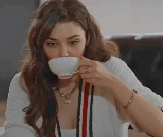 🥓 3e593e7c 女人, 喝, 茶, 咖啡, 杯子, 肖像, 室内 telegram sticker