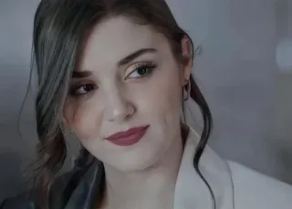 🥓 44963e86 女人, 肖像, 美丽, 时尚, 发型, 化妆 telegram sticker