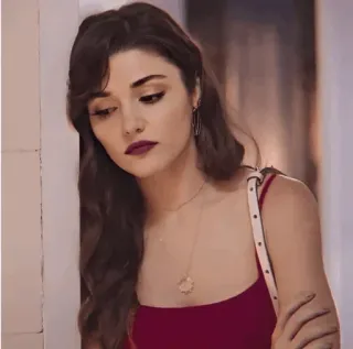 🥓 7132b1fa 女人, 肖像, 人物, 黑发, 美女, 项链, 化妆 telegram sticker