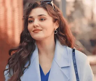 🥓 f0edb4f0 女人, 黑发, 肖像, 人物, 女演员 telegram sticker