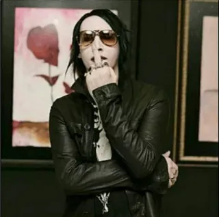 ๐ 20bebd66 Marilyn Manson Marilyn Manson, singer, celebrity, middle finger whatsapp sticker