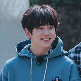 🐹 1fd3e541 person, smiling, portrait, man, korean, hoodie whatsapp sticker