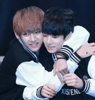 ❤️ 7d8becf0 chân dung, người, tình bạn, kpop, nam, đàn ông, trong nhà telegram sticker