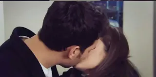 ❄️ 13585549 จูบ, รัก, โรแมนติก, คู่รัก, ความรัก, ความสัมพันธ์ telegram sticker