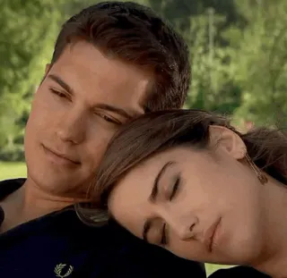 ❄️ 35e86d89 คู่รัก, ความรัก, ความสัมพันธ์, ความรักใคร่, ความโรแมนติก telegram sticker