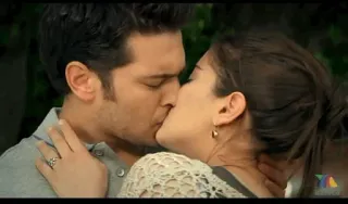 ❄️ 3c315a28 จูบ, คู่รัก, ความรัก, รัก, ความรักใคร่, คน, ความสัมพันธ์ telegram sticker