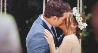 ❄️ 4eb7e13e งานแต่งงาน, จูบ, เจ้าสาว, เจ้าบ่าว, ความรัก, โรแมนติก, การแต่งงาน telegram sticker