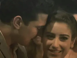 ❄️ 781a2576 คู่รัก, ผู้คน, ความรัก, ยิ้ม, ในร่ม telegram sticker