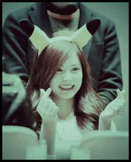 🍀 0efb6018 wanita, telinga Pikachu, asia, K-pop, idola, finger heart, potret telegram sticker