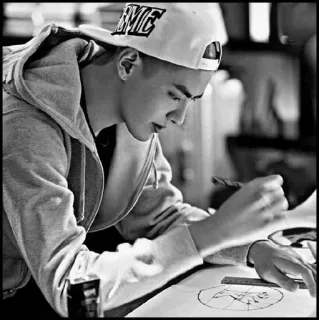 ♠️ 19215c19 ME мужчина, рисунок, художник, шляпа, толстовка, ручка, черно-белый telegram sticker