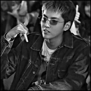 ♠️ 56a4cf49 мужчина, солнцезащитные очки, джинсовая куртка, портрет, черно-белый, человек telegram sticker