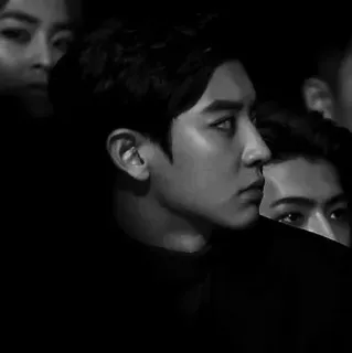 🖤 a8a14bbb Porträt, Person, Mann, Schwarzweiß, K-Pop telegram sticker