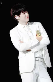 ☁️ 610f5d95 男性, 白いスーツ, 歌手, マイク, パフォーマー, コンサート telegram sticker