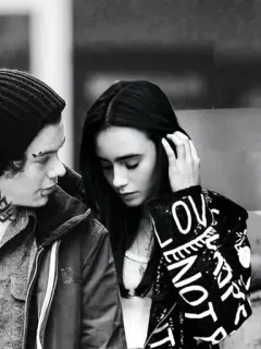 💞 580ae6a7 LOVE liebe, mädchen, jacke, schwarzweiss, mode, stil telegram sticker