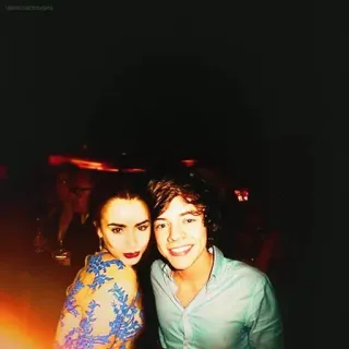 💞 9e0b1df7 Harry Styles prominente, porträt, lily collins telegram sticker