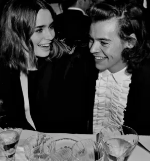 💞 fa2c28d3 lily collins, harry styles, promis, schwarzweiss, veranstaltung, leute, freundschaft telegram sticker