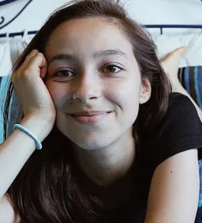 😊 0047d3d0 retrato, mujer, chica, persona, sonriendo, morena whatsapp sticker