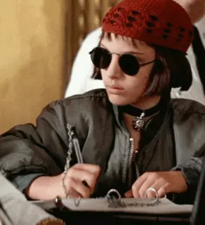 🎗 da3f1eee Matilda Wormwood Matilda 玛蒂尔达, 玛蒂尔达·伍德, 电影, 角色, 书, 罗尔德·达尔 whatsapp sticker